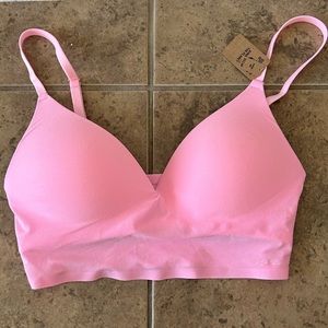 PINK Victoria’s Secret Wireless Push Up Bra / Bralette NWT